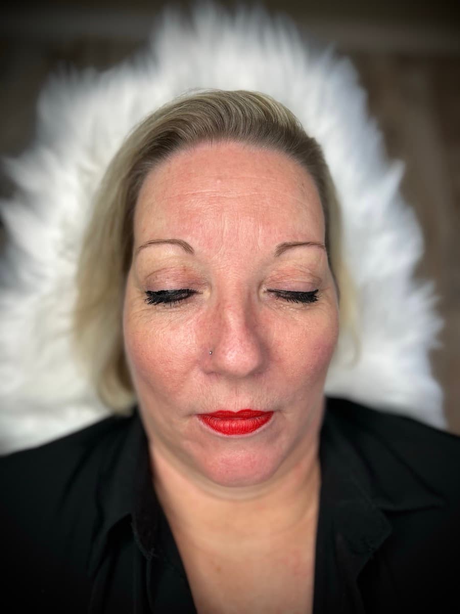 PMU wenkbrauwen nano hairstroke techniek — voor en na — voor